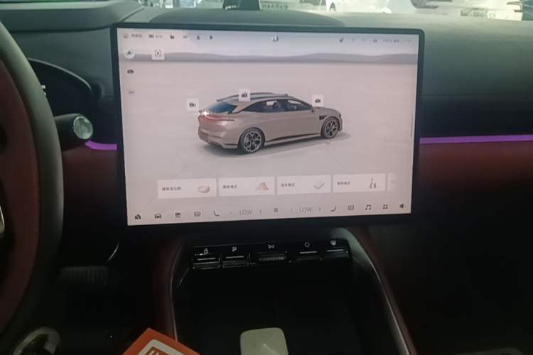 Used Zeekr 007GT 2025 Rear-Drive Intelligent Driving Version 75 kWh Audio And AC Panel