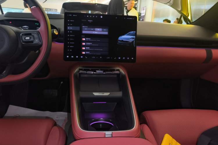 Used Zeekr 007GT 2025 Long-Range Rear-Wheel Drive Intelligent Driving Version 100 kWh Audio And AC Panel
