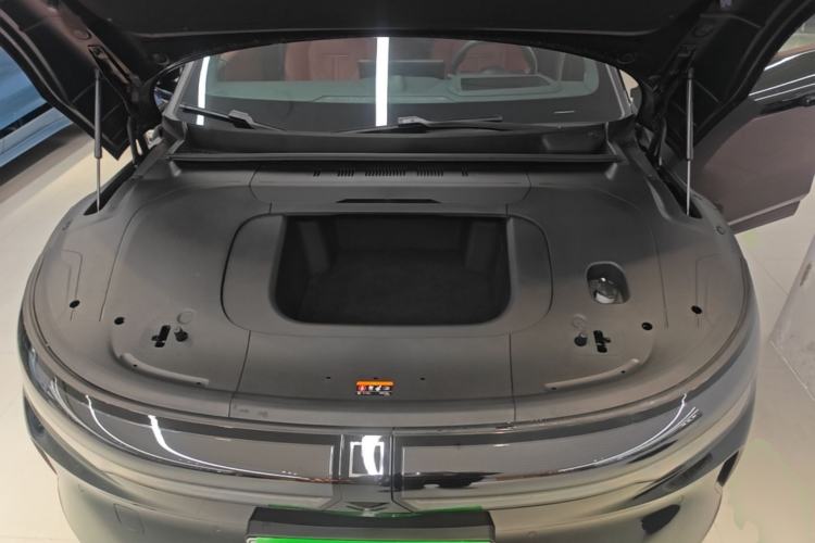 Used Zeekr 007GT 2025 Long-Range Rear-Wheel Drive Intelligent Driving Version 100 kWh Engine Bay
