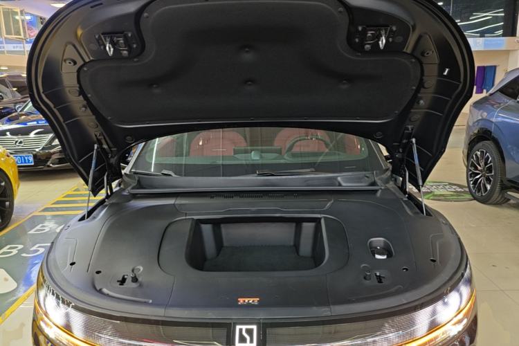 Used Zeekr 007GT 2025 Long-Range Rear-Wheel Drive Intelligent Driving Version 100 kWh Engine Bay