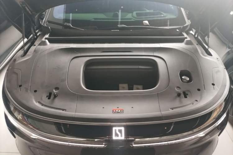 Used Zeekr 007GT 2025 Four-Wheel Drive Intelligent Driving Version 75 kWh Engine Bay