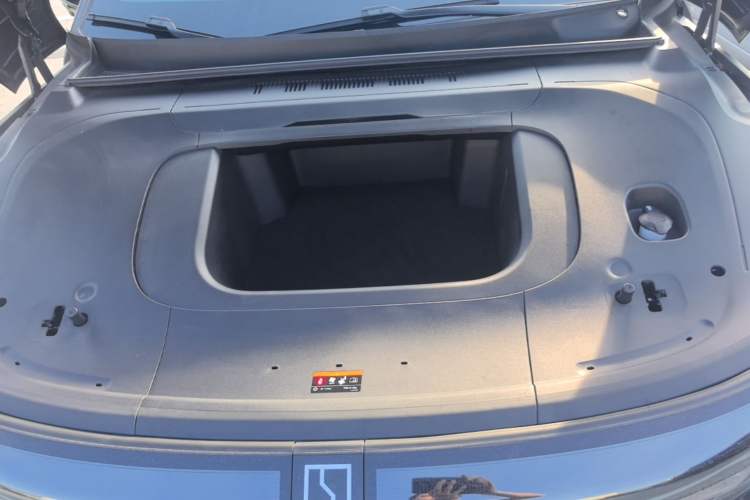 Used Zeekr 007GT 2025 Long-Range Rear-Wheel Drive Intelligent Driving Version 100 kWh Engine Bay