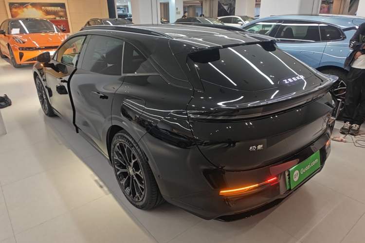 Used Zeekr 007GT 2025 Long-Range Rear-Wheel Drive Intelligent Driving Version 100 kWh Exterior 2