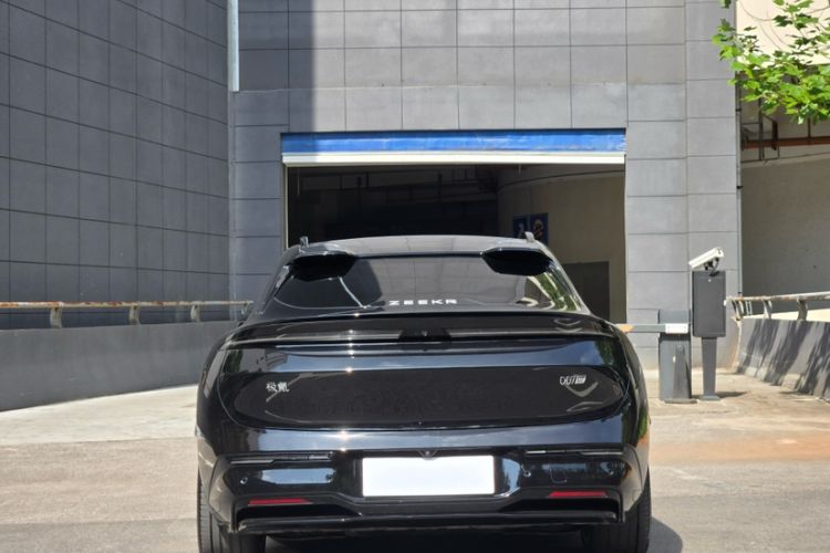 Used Zeekr 007GT 2025 Long-Range Rear-Wheel Drive Intelligent Driving Version 100 kWh Exterior 3