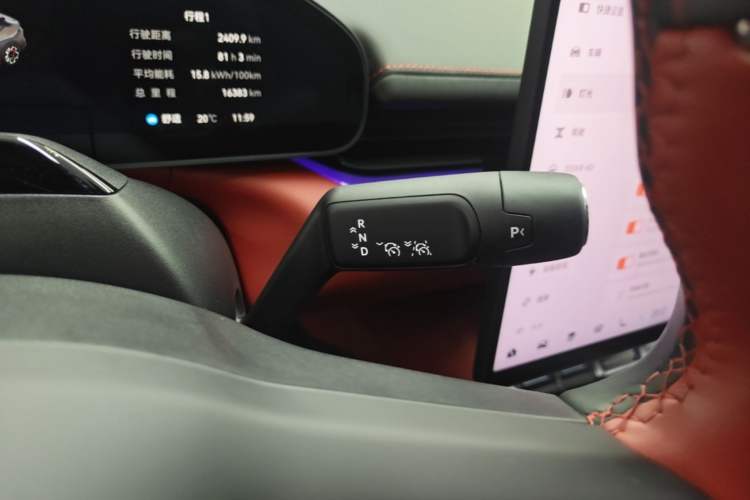 Used Zeekr 007GT 2025 Long-Range Rear-Wheel Drive Intelligent Driving Version 100 kWh Gear Lever