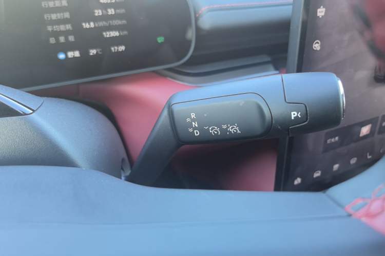 Used Zeekr 007GT 2025 Long-Range Rear-Wheel Drive Intelligent Driving Version 100 kWh Gear Lever