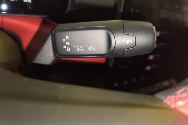 Used Zeekr 007GT 2025 Long-Range Rear-Wheel Drive Intelligent Driving Version 100 kWh Gear Lever