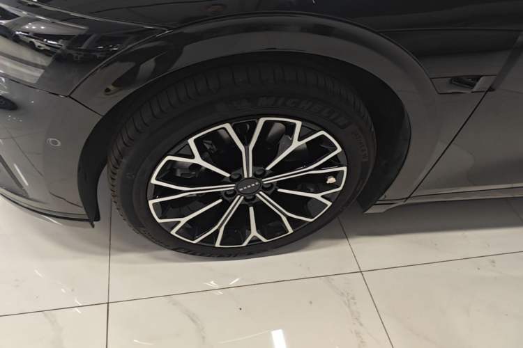 Used Zeekr 007GT 2025 Rear-Drive Intelligent Driving Version 75 kWh Left Front Wheel Hub