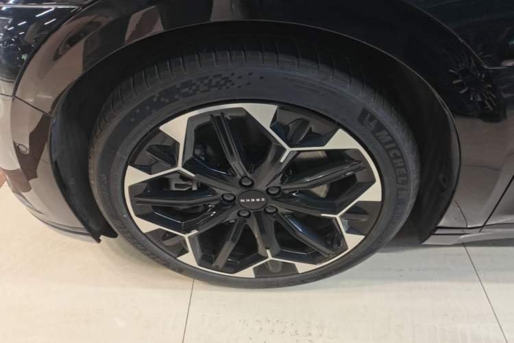 Used Zeekr 007GT 2025 Rear-Drive Intelligent Driving Version 75 kWh Left Front Wheel Hub