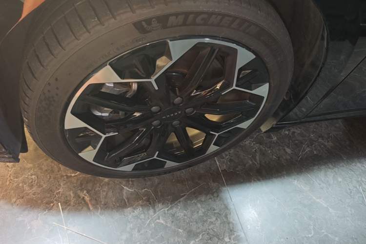 Used Zeekr 007GT 2025 Rear-Drive Intelligent Driving Version 75 kWh Left Front Wheel Hub
