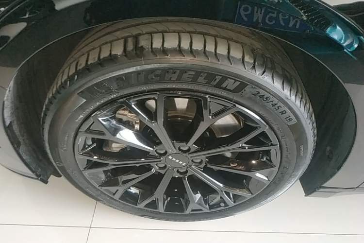 Used Zeekr 007GT 2025 Long-Range Rear-Wheel Drive Intelligent Driving Version 100 kWh Left Front Wheel Hub