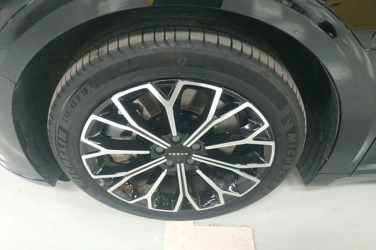 Used Zeekr 007GT 2025 Rear-Drive Intelligent Driving Version 75 kWh Left Front Wheel Hub