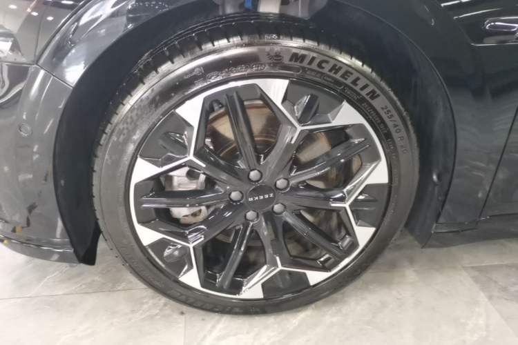 Used Zeekr 007GT 2025 Rear-Drive Intelligent Driving Version 75 kWh Left Front Wheel Hub