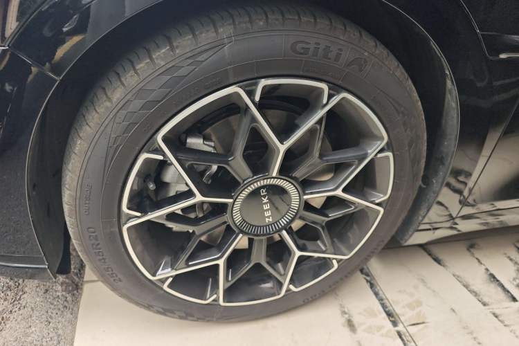 Used Zeekr 007GT 2025 Rear-Drive Intelligent Driving Version 75 kWh Left Front Wheel Hub