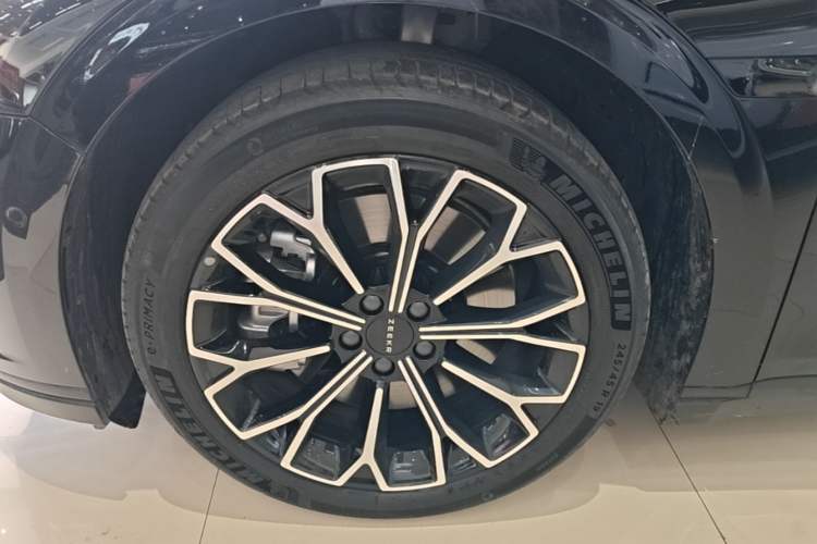 Used Zeekr 007GT 2025 Rear-Drive Intelligent Driving Version 75 kWh Left Front Wheel Hub