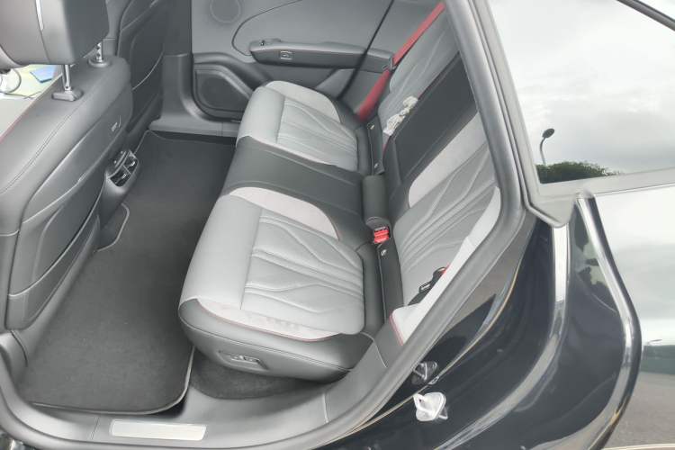 Used Zeekr 007GT 2025 Rear-Drive Intelligent Driving Version 75 kWh Left Rear Seat