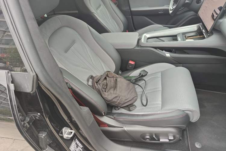 Used Zeekr 007GT 2025 Four-Wheel Drive Intelligent Driving Version 75 kWh Right Front Seat