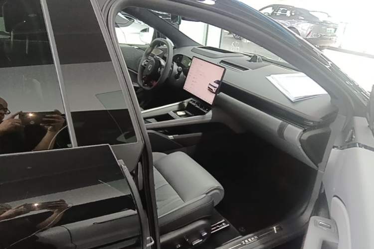 Used Zeekr 007GT 2025 Rear-Drive Intelligent Driving Version 75 kWh Right Front Seat