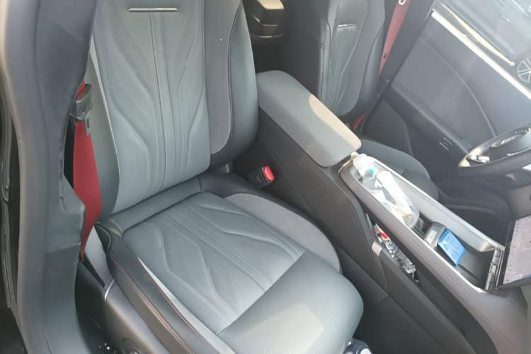 Used Zeekr 007GT 2025 Rear-Drive Intelligent Driving Version 75 kWh Right Front Seat