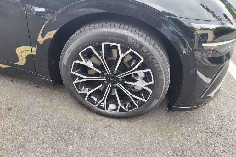 Used Zeekr 007GT 2025 Rear-Drive Intelligent Driving Version 75 kWh Right Front Wheel Hub