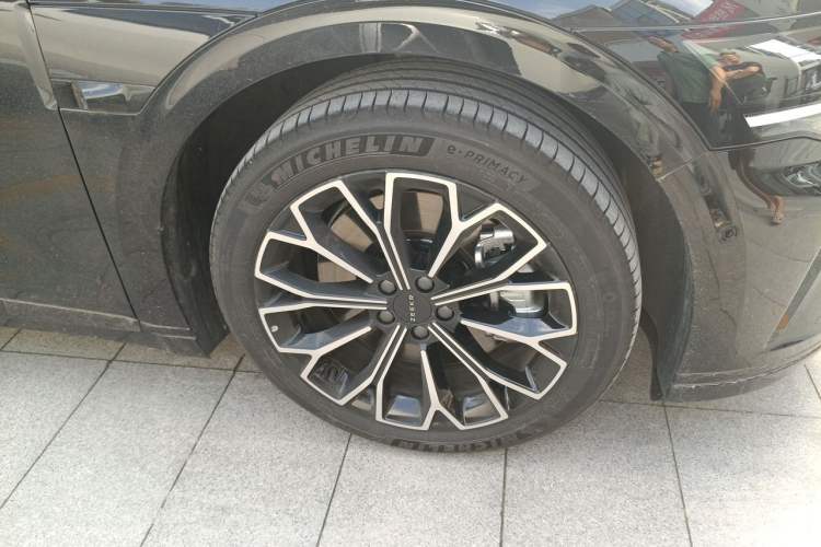 Used Zeekr 007GT 2025 Rear-Drive Intelligent Driving Version 75 kWh Right Front Wheel Hub
