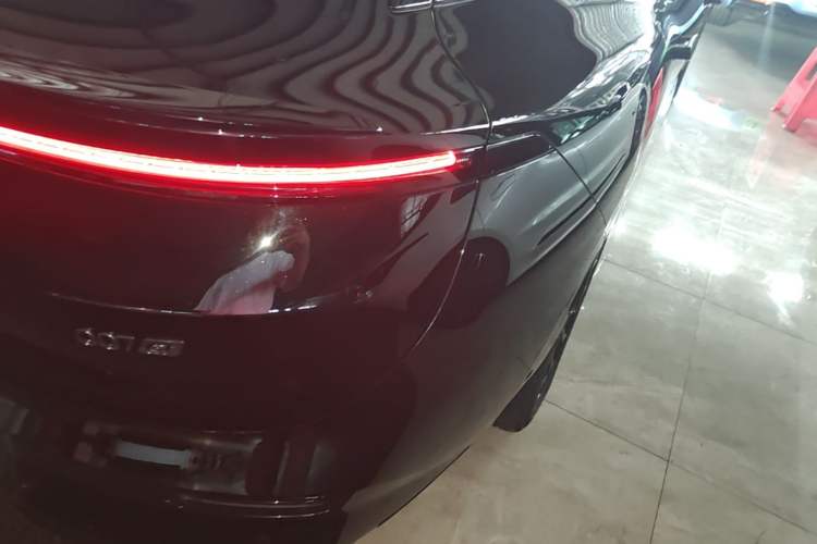 Used Zeekr 007GT 2025 Long-Range Rear-Wheel Drive Intelligent Driving Version 100 kWh Right Rear Taillight