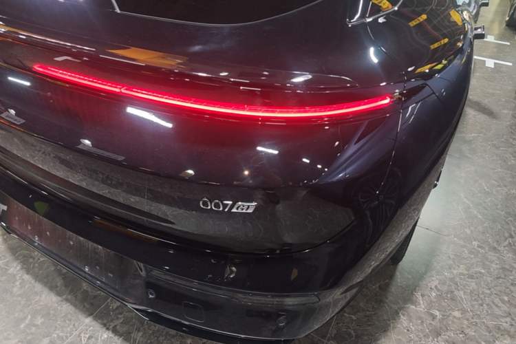 Used Zeekr 007GT 2025 Long-Range Rear-Wheel Drive Intelligent Driving Version 100 kWh Right Rear Taillight