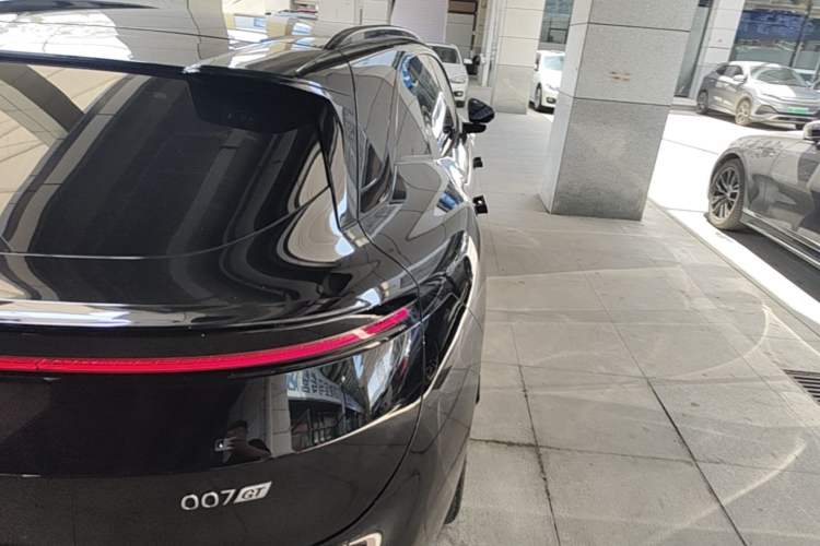 Used Zeekr 007GT 2025 Long-Range Rear-Wheel Drive Intelligent Driving Version 100 kWh Right Rear Taillight