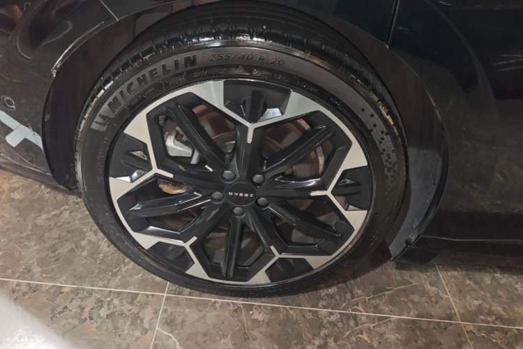 Used Zeekr 007GT 2025 Rear-Drive Intelligent Driving Version 75 kWh Right Rear Wheel Hub