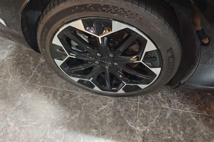 Used Zeekr 007GT 2025 Rear-Drive Intelligent Driving Version 75 kWh Right Rear Wheel Hub