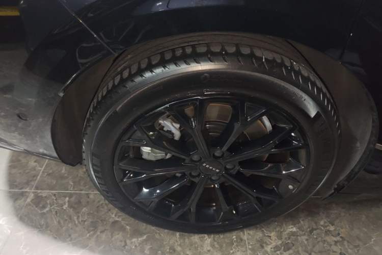 Used Zeekr 007GT 2025 Long-Range Rear-Wheel Drive Intelligent Driving Version 100 kWh Right Rear Wheel Hub