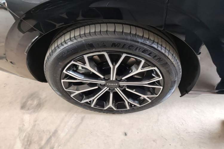 Used Zeekr 007GT 2025 Rear-Drive Intelligent Driving Version 75 kWh Right Rear Wheel Hub
