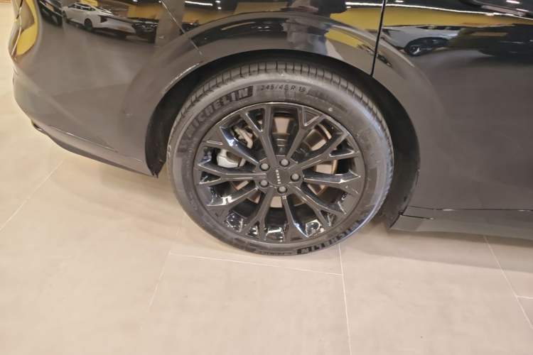 Used Zeekr 007GT 2025 Long-Range Rear-Wheel Drive Intelligent Driving Version 100 kWh Right Rear Wheel Hub