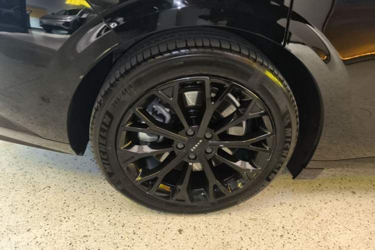 Used Zeekr 007GT 2025 Long-Range Rear-Wheel Drive Intelligent Driving Version 100 kWh Right Rear Wheel Hub
