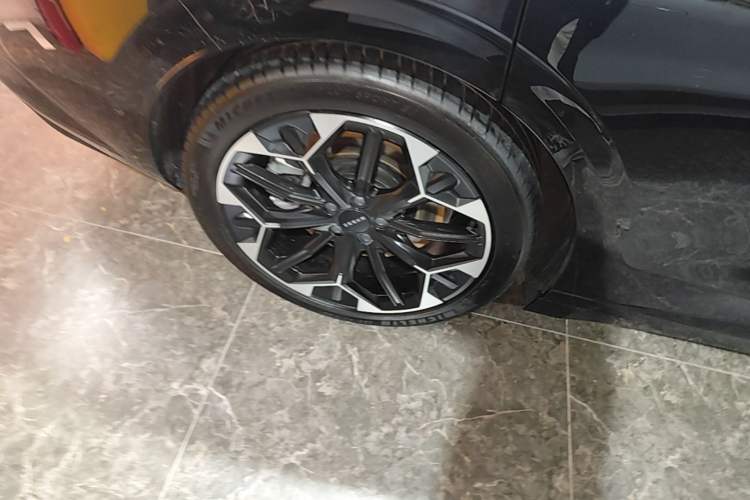 Used Zeekr 007GT 2025 Rear-Drive Intelligent Driving Version 75 kWh Right Rear Wheel Hub