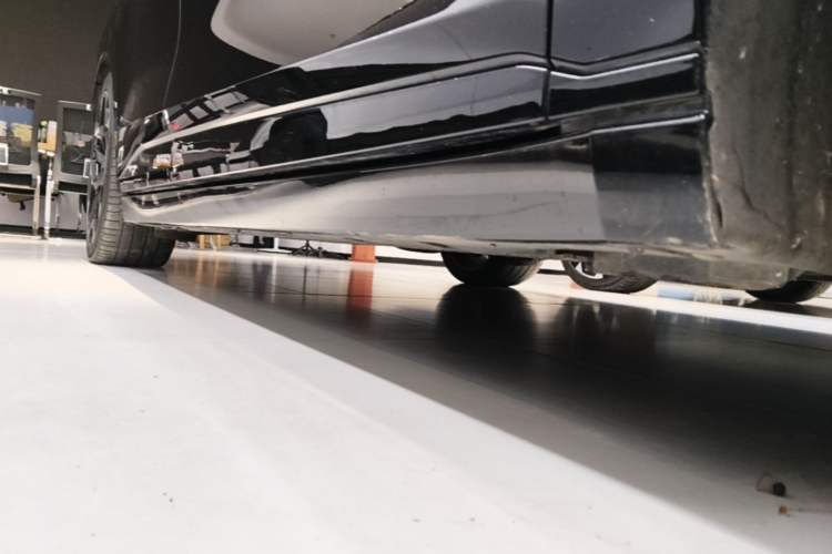 Used Zeekr 007GT 2025 Long-Range All-Wheel-Drive Intelligent Driving Version 100 kWh Right Side Sill