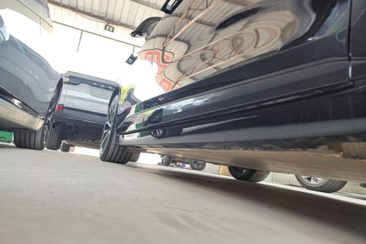 Used Zeekr 007GT 2025 Rear-Drive Intelligent Driving Version 75 kWh Right Side Sill