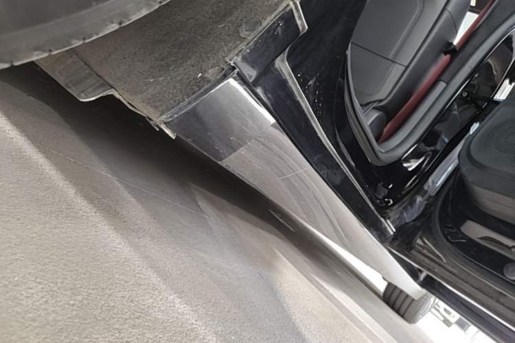 Used Zeekr 007GT 2025 Long-Range Rear-Wheel Drive Intelligent Driving Version 100 kWh Right Side Sill