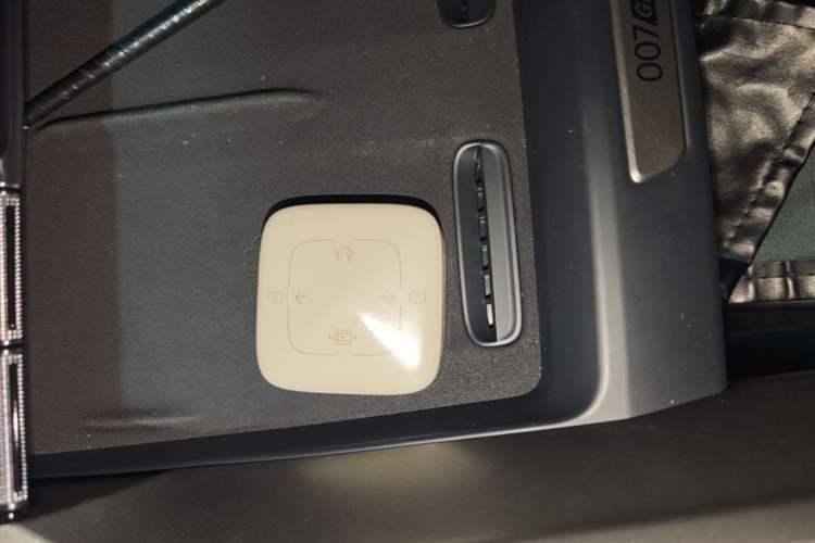 Used Zeekr 007GT 2025 Rear-Drive Intelligent Driving Version 75 kWh Vehicle Key