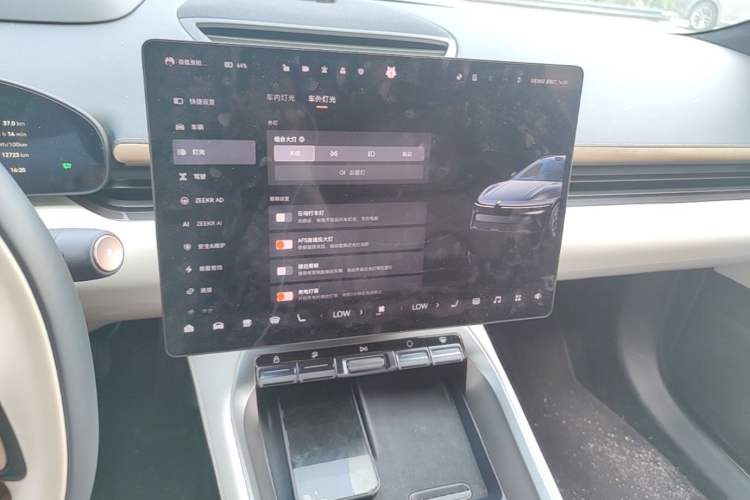 Used Zeekr 007GT 2025 Four-Wheel Drive Intelligent Driving Version 75 kWh Audio And AC Panel