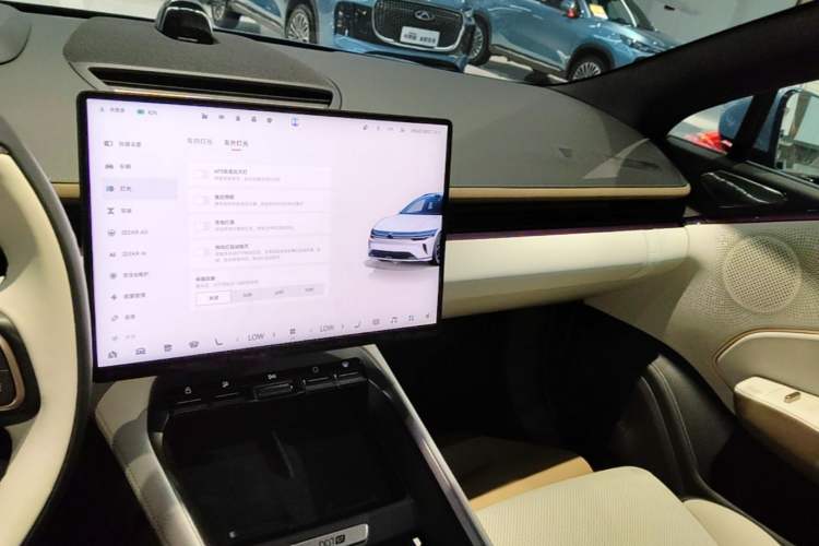 Used Zeekr 007GT 2025 Four-Wheel Drive Intelligent Driving Version 75 kWh Audio And AC Panel