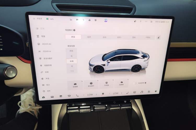 Used Zeekr 007GT 2025 Four-Wheel Drive Intelligent Driving Version 75 kWh Audio And AC Panel