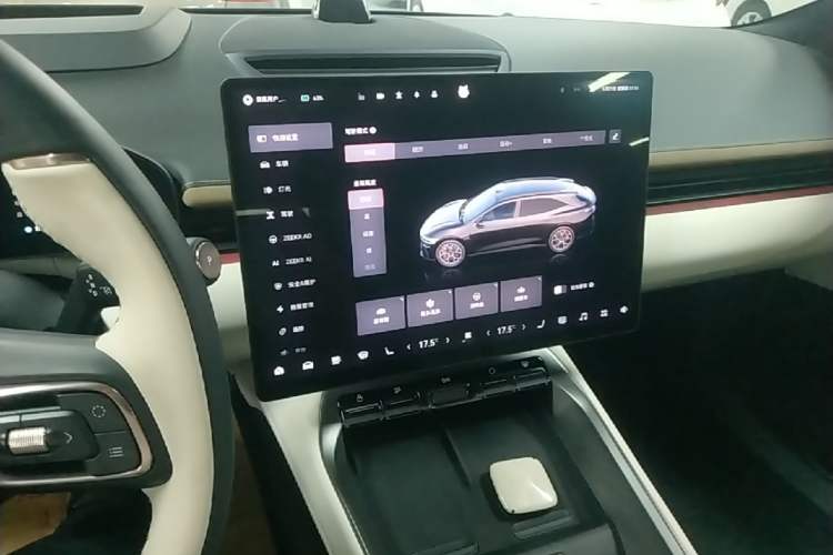 Used Zeekr 007GT 2025 Four-Wheel Drive Intelligent Driving Version 75 kWh Audio And AC Panel