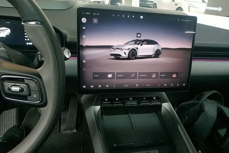 Used Zeekr 007GT 2025 Four-Wheel Drive Intelligent Driving Version 75 kWh Audio And AC Panel