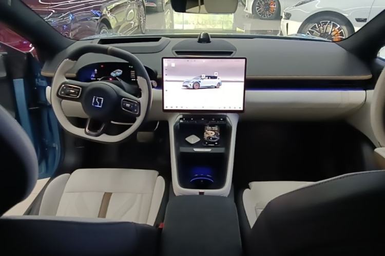 Used Zeekr 007GT 2025 Four-Wheel Drive Intelligent Driving Version 75 kWh Center Console