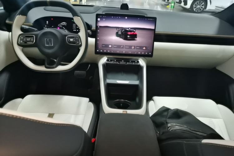 Used Zeekr 007GT 2025 Four-Wheel Drive Intelligent Driving Version 75 kWh Center Console