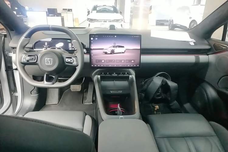Used Zeekr 007GT 2025 Four-Wheel Drive Intelligent Driving Version 75 kWh Center Console