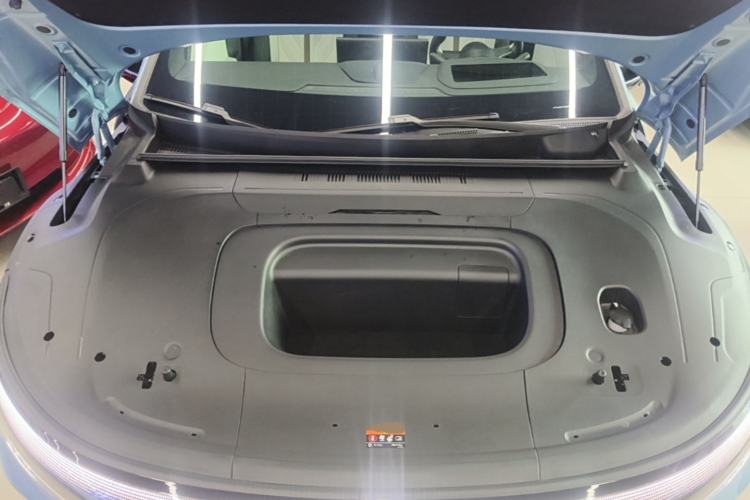 Used Zeekr 007GT 2025 Four-Wheel Drive Intelligent Driving Version 75 kWh Engine Bay