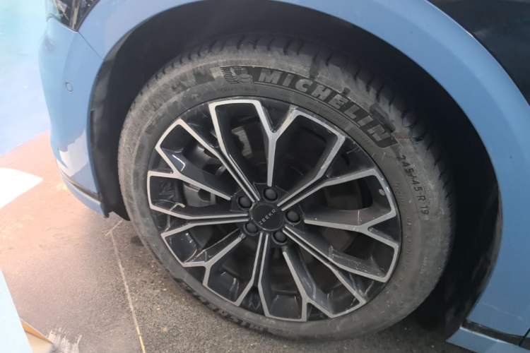 Used Zeekr 007GT 2025 Four-Wheel Drive Intelligent Driving Version 75 kWh Exterior 4