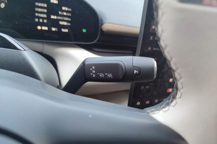 Used Zeekr 007GT 2025 Four-Wheel Drive Intelligent Driving Version 75 kWh Gear Lever
